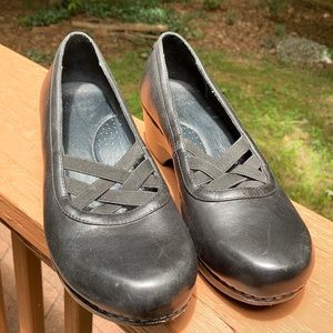Dansko black shoes